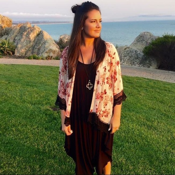 🌿 Meet Your Posher! - Picture 1 of 3